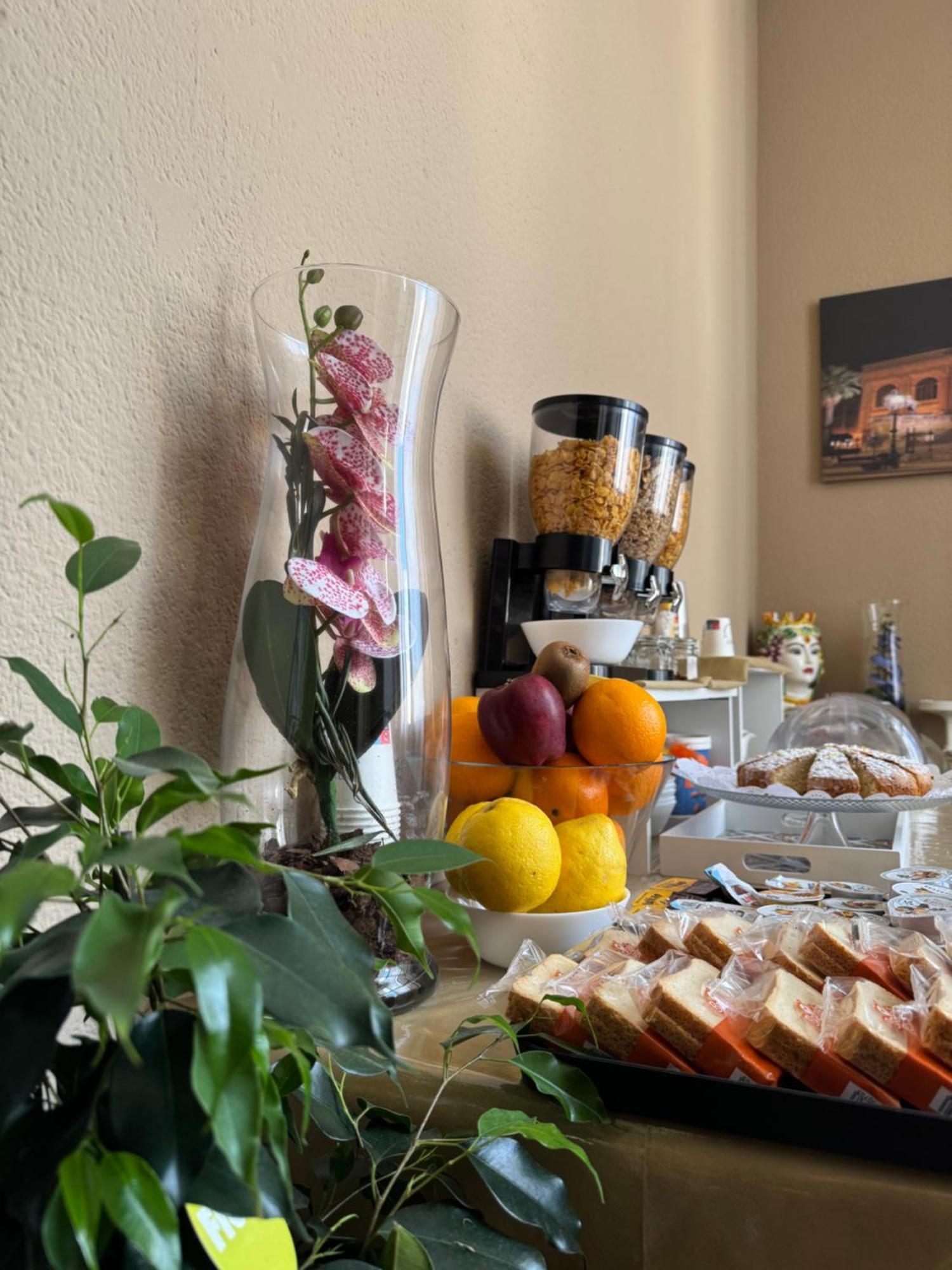 Crispi 120 Rooms New Opening Palermo Exterior photo